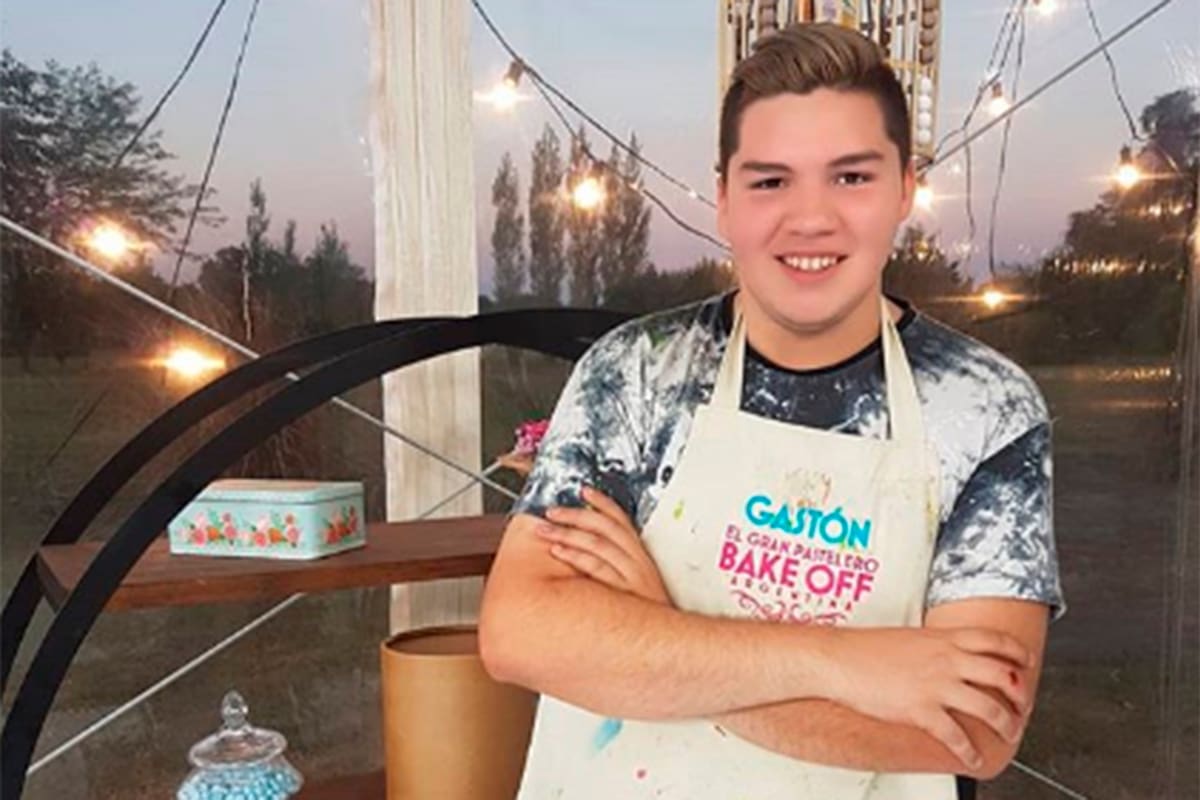 El joven chubutense, de 19 años, se consagró campeón del reality que buscaba al mejor pastelero amateur