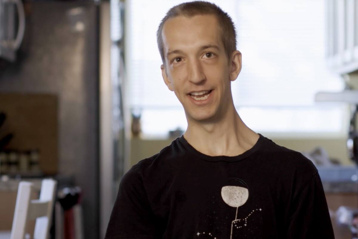 El joven cree que si gasta solo en lo necesario podrá tener libertad financiera a los 35 años