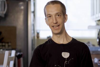 El joven cree que si gasta solo en lo necesario podrá tener libertad financiera a los 35 años