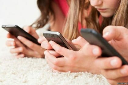 El joven envió un selfie desnudo a una chica de su colegio, pero ésta guardó la imagen en su celular y la reenvió a algunos de sus compañeros