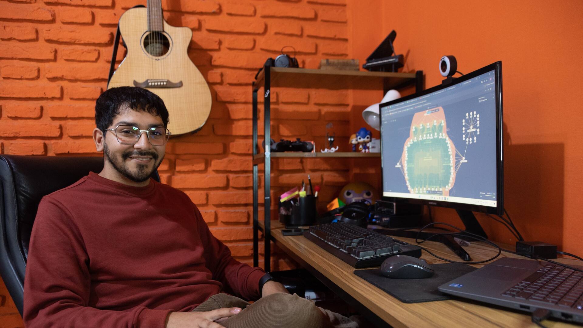 El joven es ingeniero de preventa en una empresa tecnológica multinacional