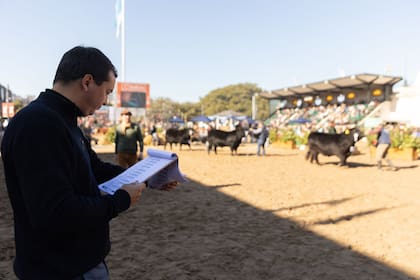 El joven está contento con el nivel de animales que encontró en la pista