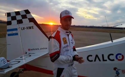 El joven heredó su amor por la aviación de su padre