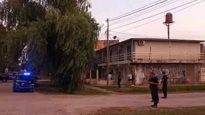 El joven ladrón murió desangrado en el lugar.