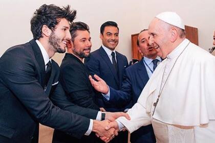 El joven, que grabó una canción junto a Tini Stoessel, será el embajador de la juventud de la Fundación Scholas