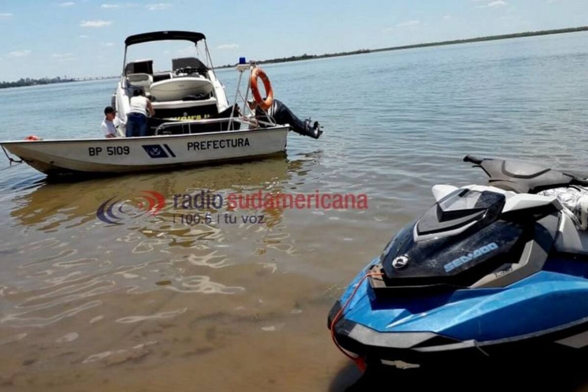 El joven tras caer de su moto de agua fue impactado por la lancha que manejaba su amigo