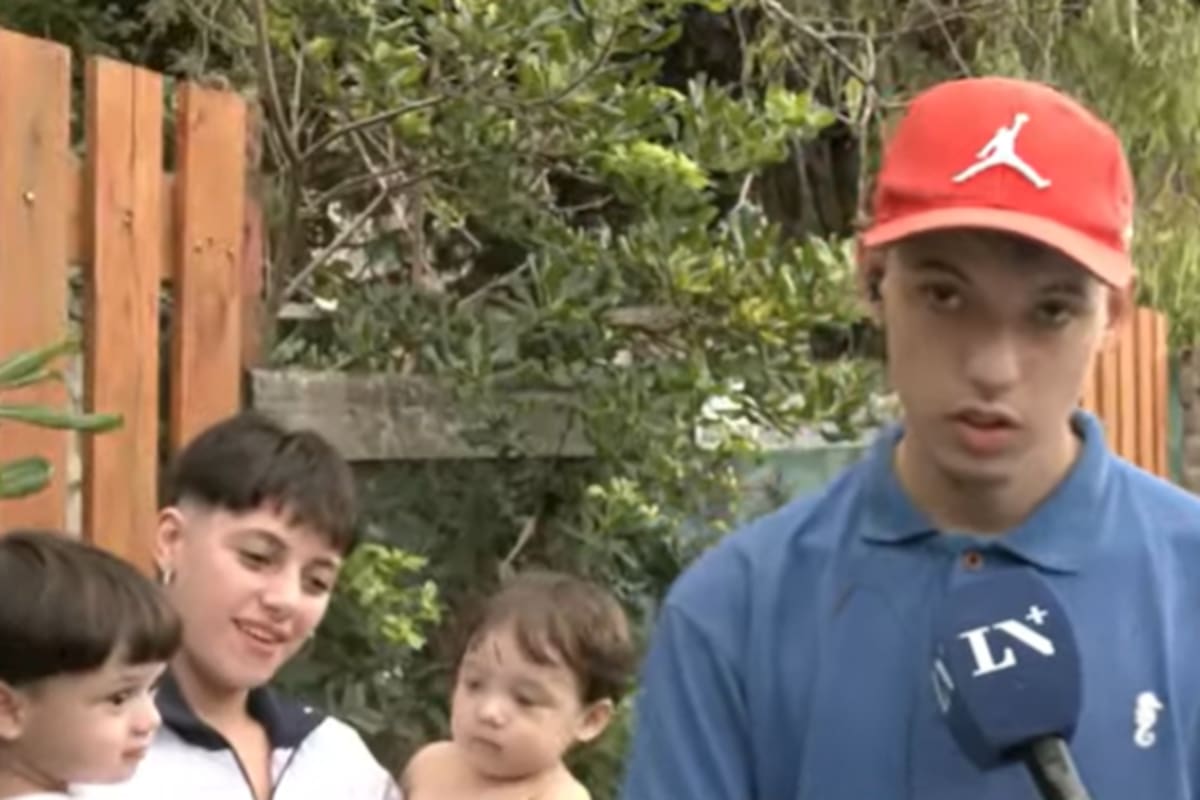 El joven y su familia, al dialogar con LN+