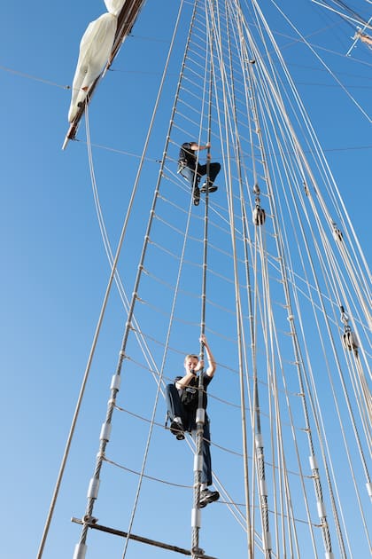 El Juan Sebastián de Elcano -o, simplemente, El Elcano, tal como se lo conoce– es uno de los barcos más emblemáticos de la Armada española: se trata de un buque escuela que pronto cumplirá 100 años.