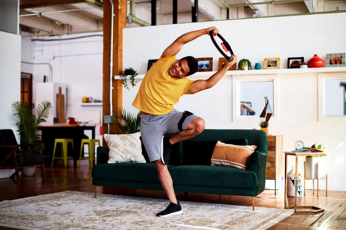 El juego cuenta con más de 40 ejercicios diferentes, donde el jugador deberá ponerse en movimiento y adoptar diversas posturas