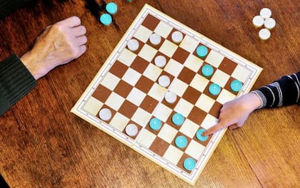 El juego de las Damas requiere la participación de dos personas