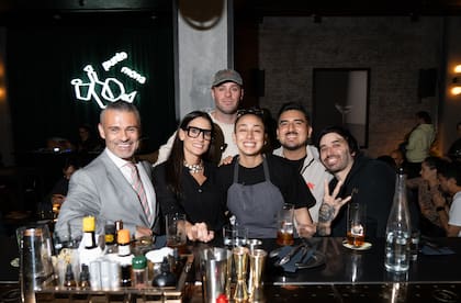 El jueves 23 habrzá una nueva edición de Mona’s Friends Club conde bartenders, embajadores de marcas, asesores gastronómicos y responsables de reconocidos bares porteños compartirán la barra con Mona Gallosi y prepararán sus propias creaciones