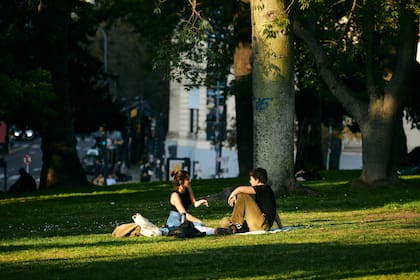 El jueves 28 de marzo será día no laborable, pero el viernes 29, el lunes 1 de abril y el martes 2 serán feriados
