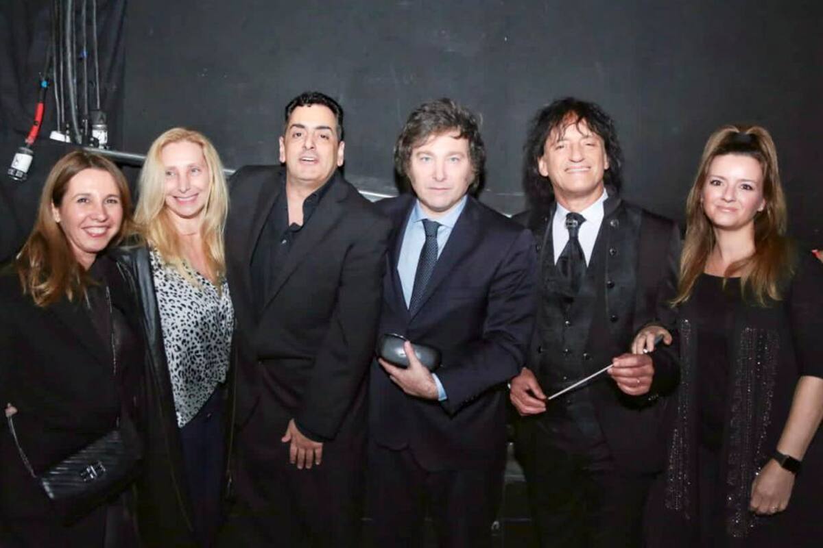 El jueves asistió a un show musical en el Luna Park junto a su hermana Karina