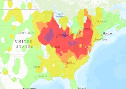 El jueves por la mañana, Chicago se posicionó como la ciudad con peor calidad del aire en todo el mundo; en el mapa aparece con un parche violeta, lo que indica que su atmósfera es "muy insalubre"