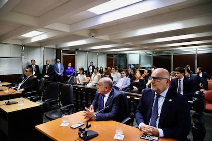 El juez Diego Barroetaveña y el senador Luis Juez integraron la parte acusadora durante el jury