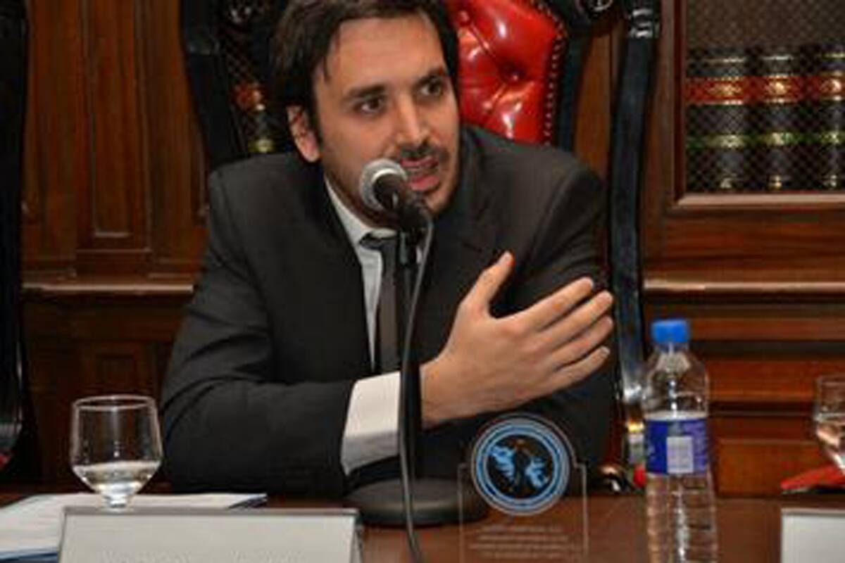 El juez federal de Dolores remitió cuatro cajas con documentos con legajos de espionaje ilegal realizado por el falso abogado detenido por extorsión