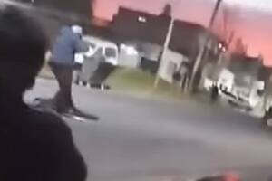 El juez García Maañón, inmediatamente después del enfrentamiento armado que terminó con dos asaltantes muertos, en Quilmes