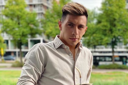 El jugador de Ajax se involucra mucho más allá de una cancha