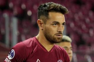 Habilitan a que Lautaro Acosta vuelva a jugar en Lanús tras la denuncia por violencia de género