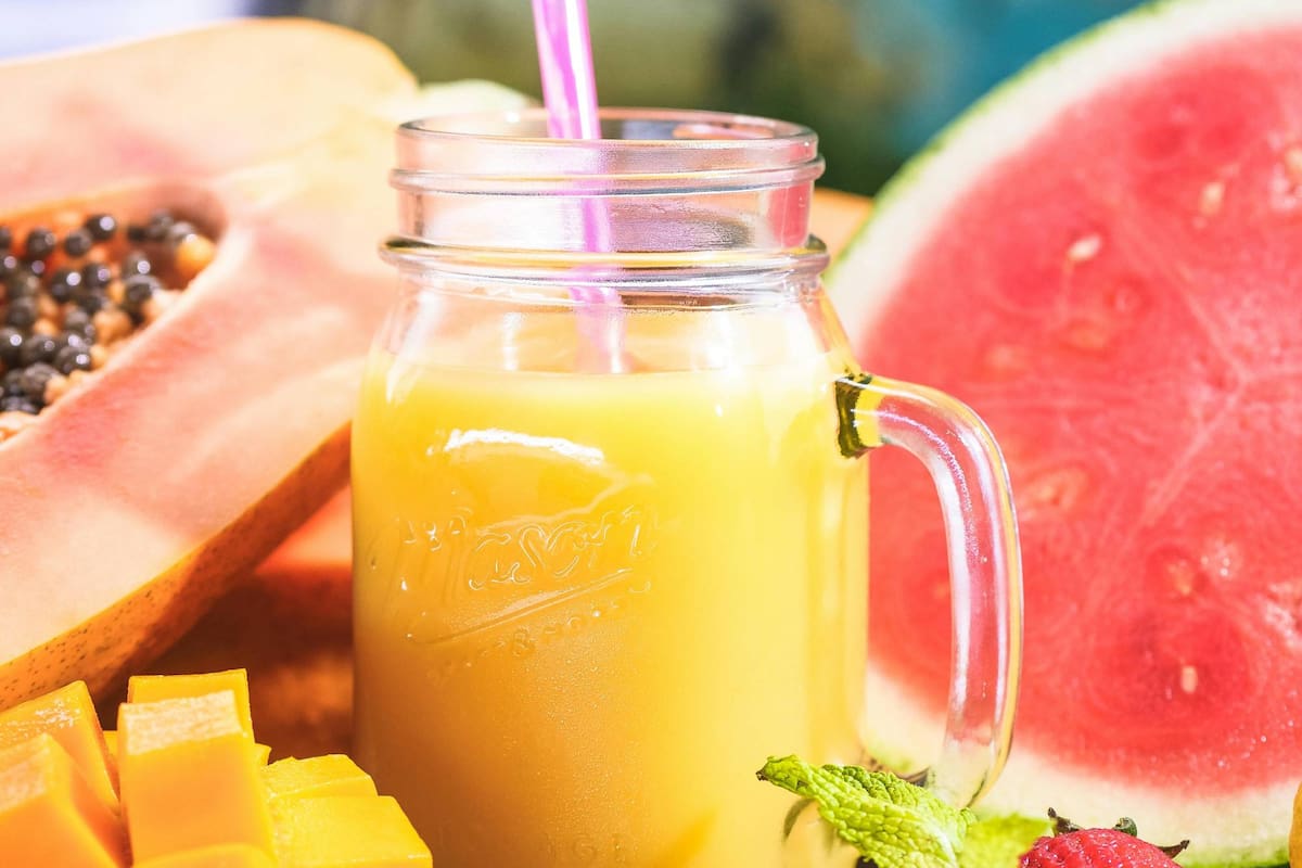 El jugo de papaya es ideal para quienes buscan alternativas a las bebidas azucaradas comerciales