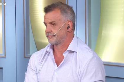 El jurado de El gran premio de la cocina "tiró" ayer una indirecta al programa en el medio de una charla con Carina Zampini