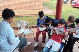 El "jurado" en acción: chicos de escuelas eligieron sus libros favoritos del año