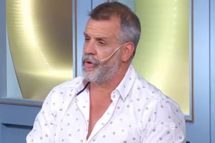 El jurado vio la torta que presentó el equipo rojo ayer en el reality culinario y apuntó contra una de las participantes, que dijo ser especialista en decoración de tortas