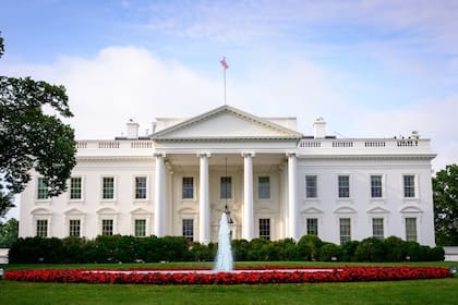 El juramento presidencial es un acto solemne que marca el inicio del mandato de un nuevo líder en la Casa Blanca (Foto: Canva)