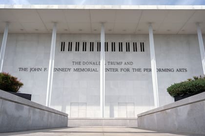 El Kennedy Center, con el nombre modificado por orden de Trump.