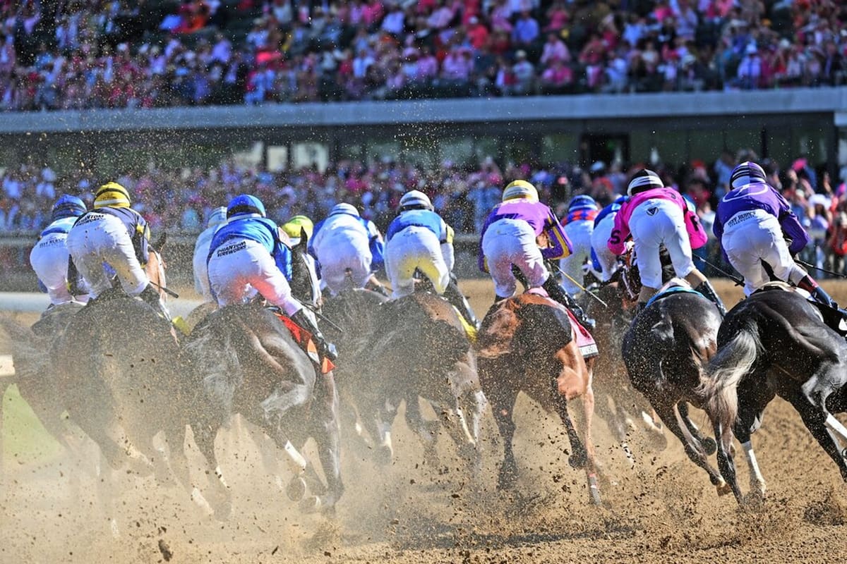 El Kentucky Derby se realiza en Louisville, EE.UU., todos los años, durante la primera semana de mayo