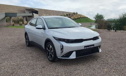 El Kia K3 se ofrece tanto en versión hatchback como sedán