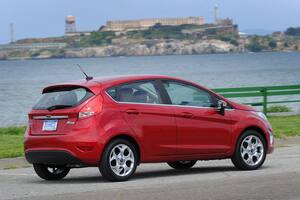 El Kinetic Design de Ford, estilo ya visto en el Mondeo, el Focus y el Kuga, tiene vida propia en esta nueva generación del Fiesta
