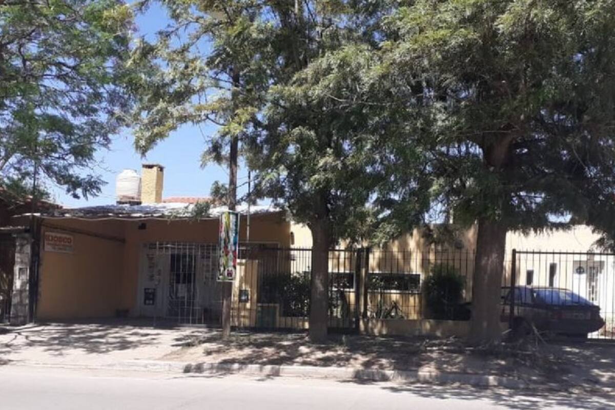 El kiosco y despensa frente al cual fue asesinada Agustina Serenari, en el barrio Argüello Norte, en Córdoba