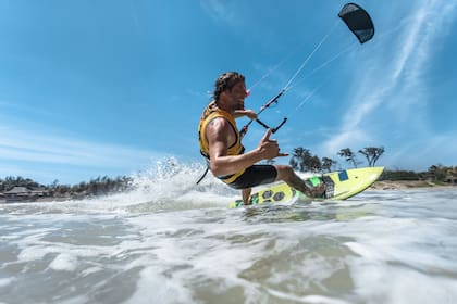 El kitesurf requiere pecisión, técnica y fuerza