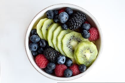 El kiwi se puede usar en varias preparaciones como ensaladas de frutas o tortas