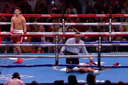 El KO de Ryan García a los 80 segundos: impactante