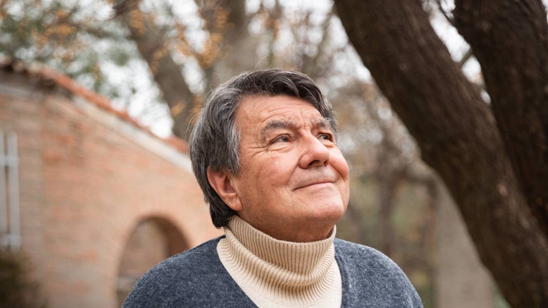 Roberto Chavero vive en la localidad que hizo tan feliz a su padre.