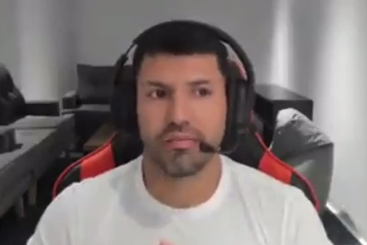 El Kun Agüero criticó a un usuario y lo obligó a comprarse un celular