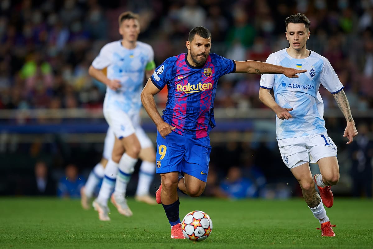 El Kun Agüero en acción: entró desde el banco y debutó en Champions