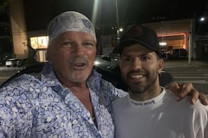El Kun Agüero y Alfa se encontraron en plena vía pública y grabaron un video (Foto Instagram @alfa_walter)