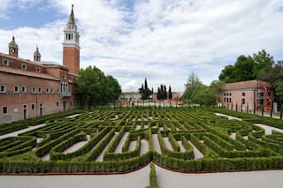 El laberinto de Borges y otros secretos artísticos de esta ciudad mágica