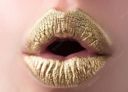 El Labial metalizado es una opción disruptiva, a tono con la personalidad de Acuario