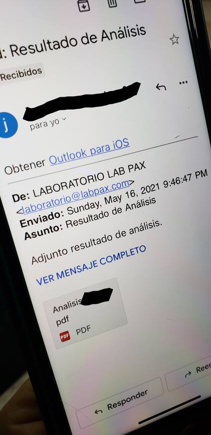 El laboratorio del escándalo continúa operando en Aeroparque.
