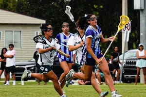 El lacrosse es un deporte que guarda similitudes con el hockey sobre césped. La selección femenina arrancó en 2019 y mostró grandes progresos