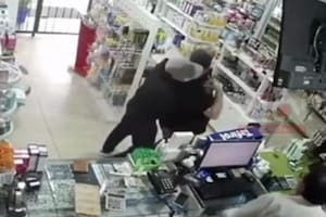 El ladrón simuló tener un arma para robar una farmacia y terminó condenado a 15 días de prisión