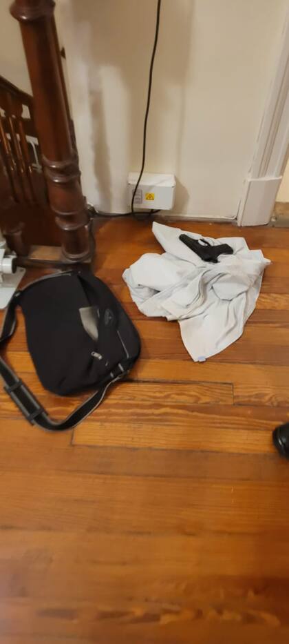 El ladrón ya había robado y tenía los objetos en un morral.