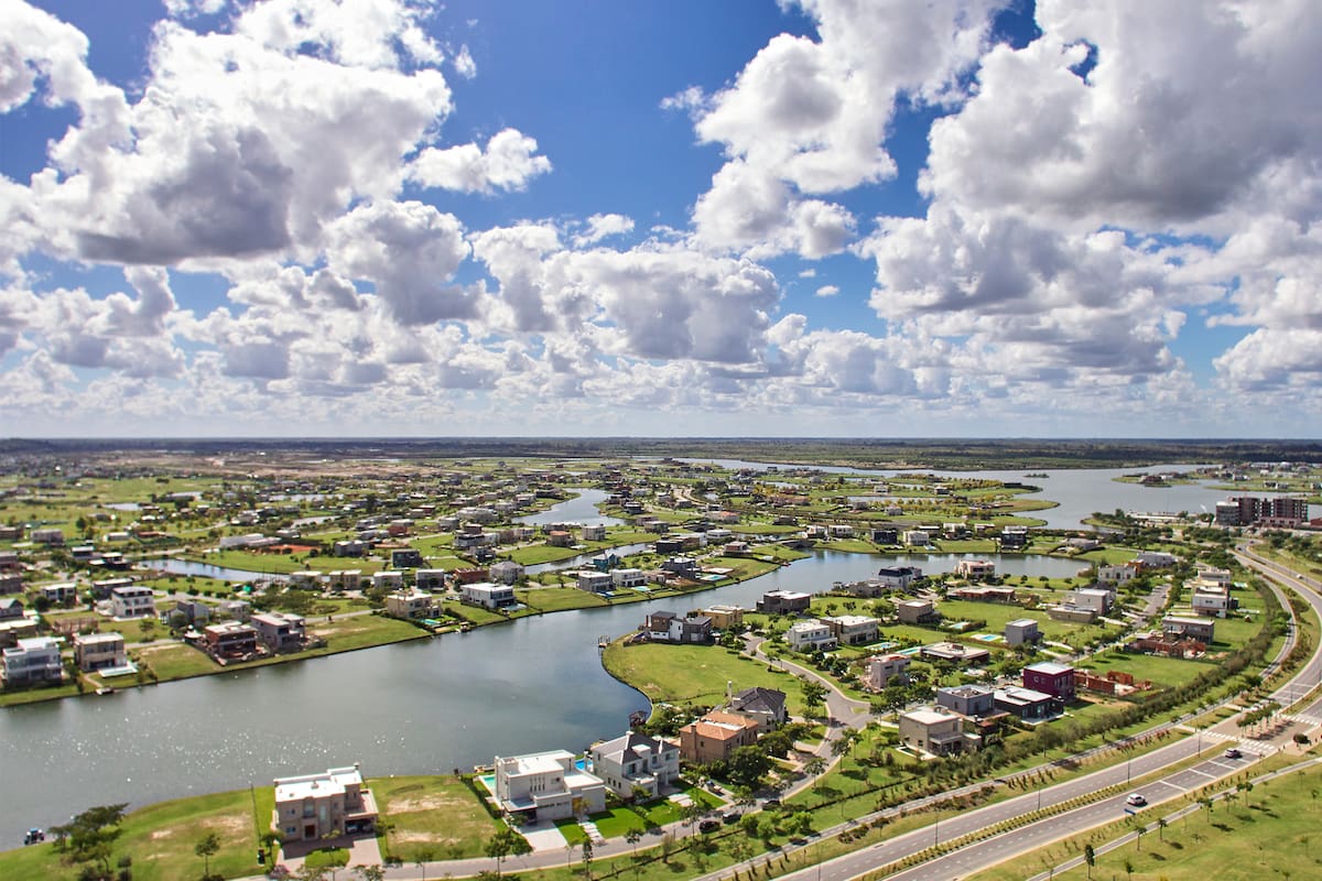 El lago de Puertos ocupa hoy 200 hectáreas, pero llegará a las 400 cuando finalice el masterplan.