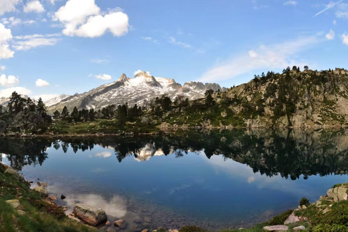 El lago Gourg de Rabas en el macizo de Néouvielle