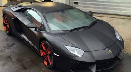 El Lamborghini Aventador que tenía el Kun Agüero