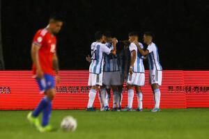 La polémica foto de "Chiqui" Tapia tras el 5-0 de Argentina y la dura acusación de Arturo Vidal al árbitro